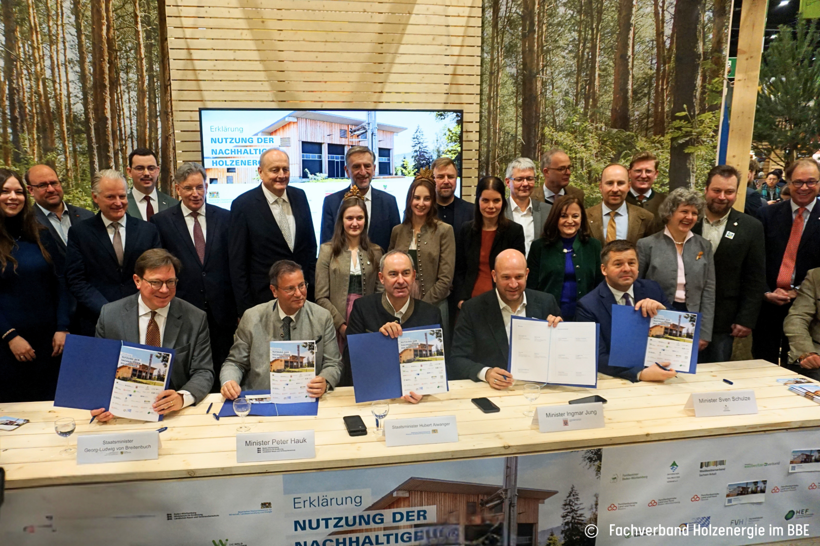 Klares Bekenntnis von Landesministern und Verbänden zur nachhaltigen Holzenergie